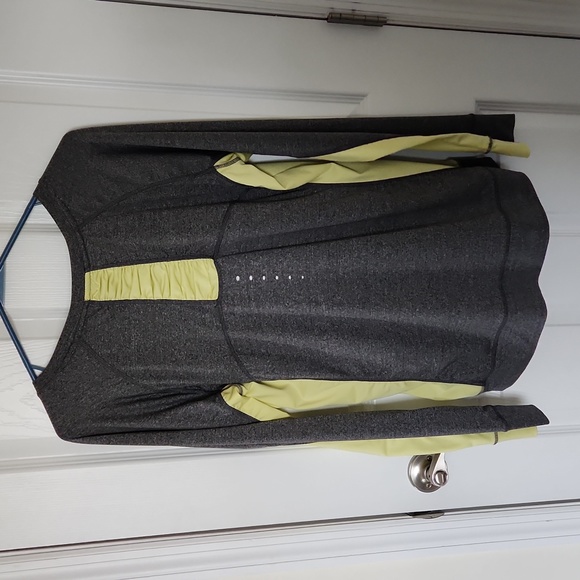 RBX Reflective Running LS Top Sz XL NWOT Reebok - Picture 3 of 4